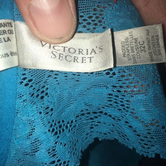 Victoria’s Secret padded strapless blue lace bra - Picture 3 of 3